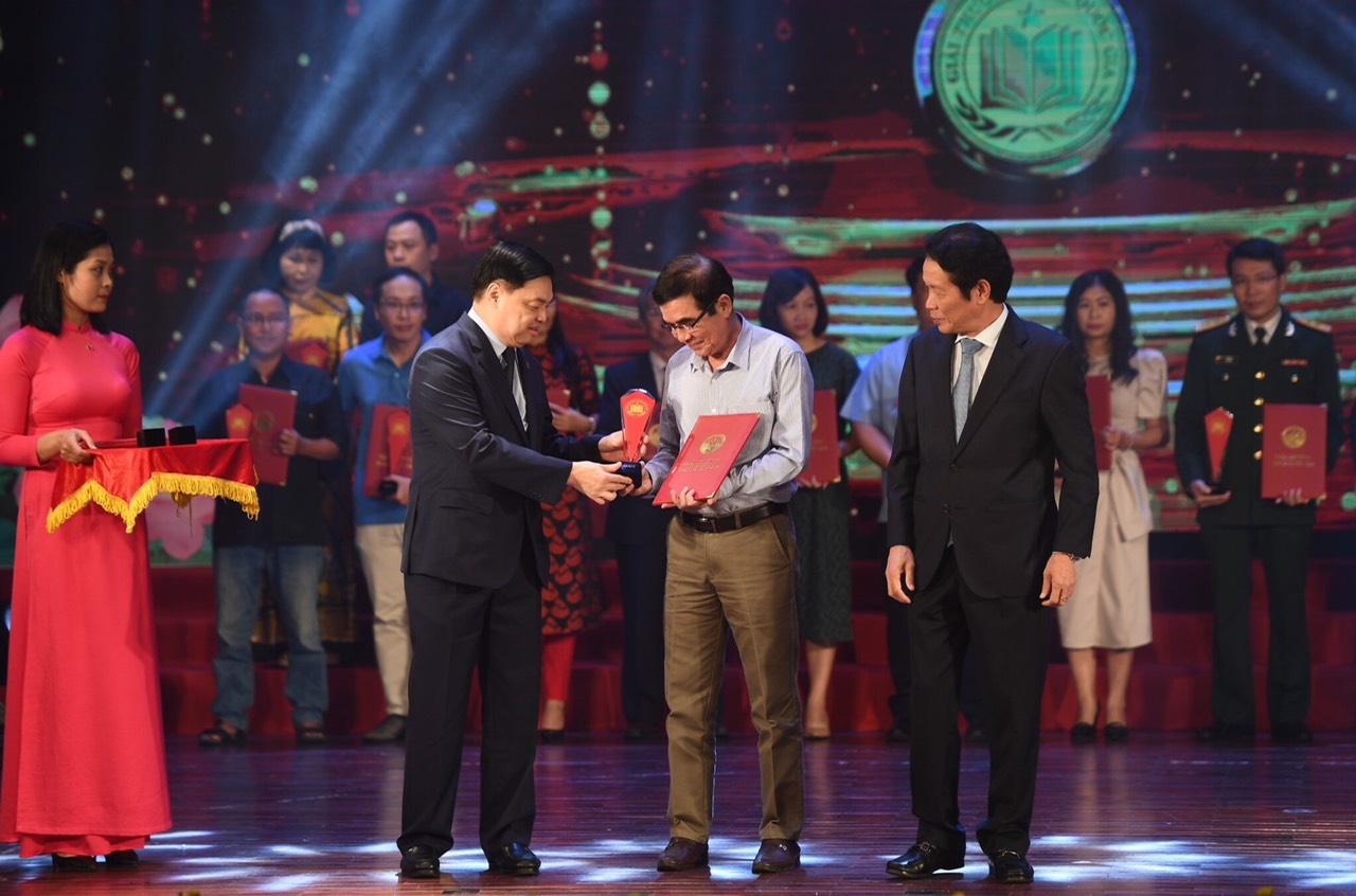 giai thuong sach quoc gia lan thu 3 anh 11