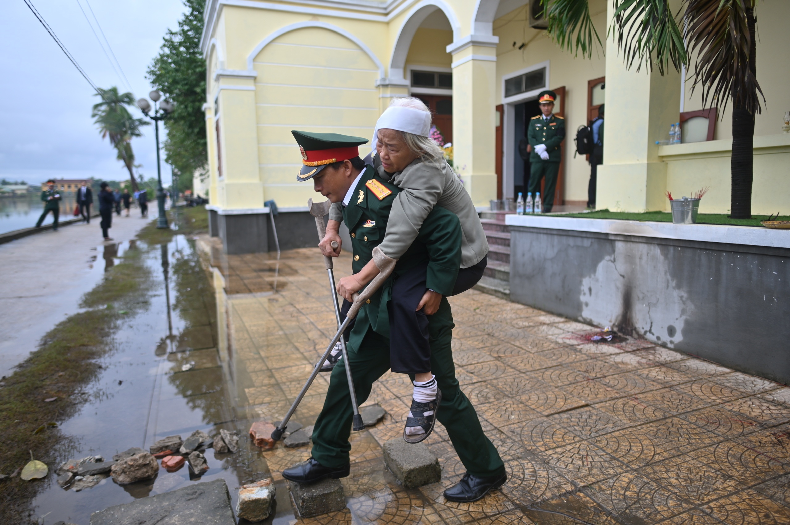 le vieng can bo,  chien si hy sinh o Rao Trang anh 9