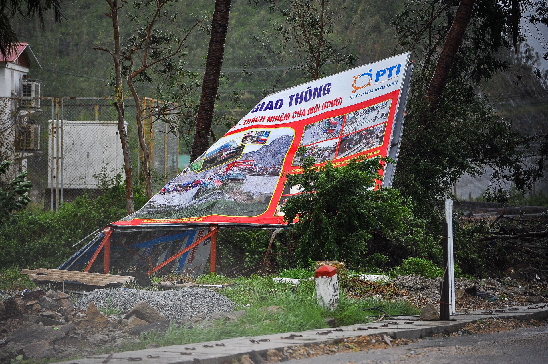 bao so 9 vao mien trung anh 6