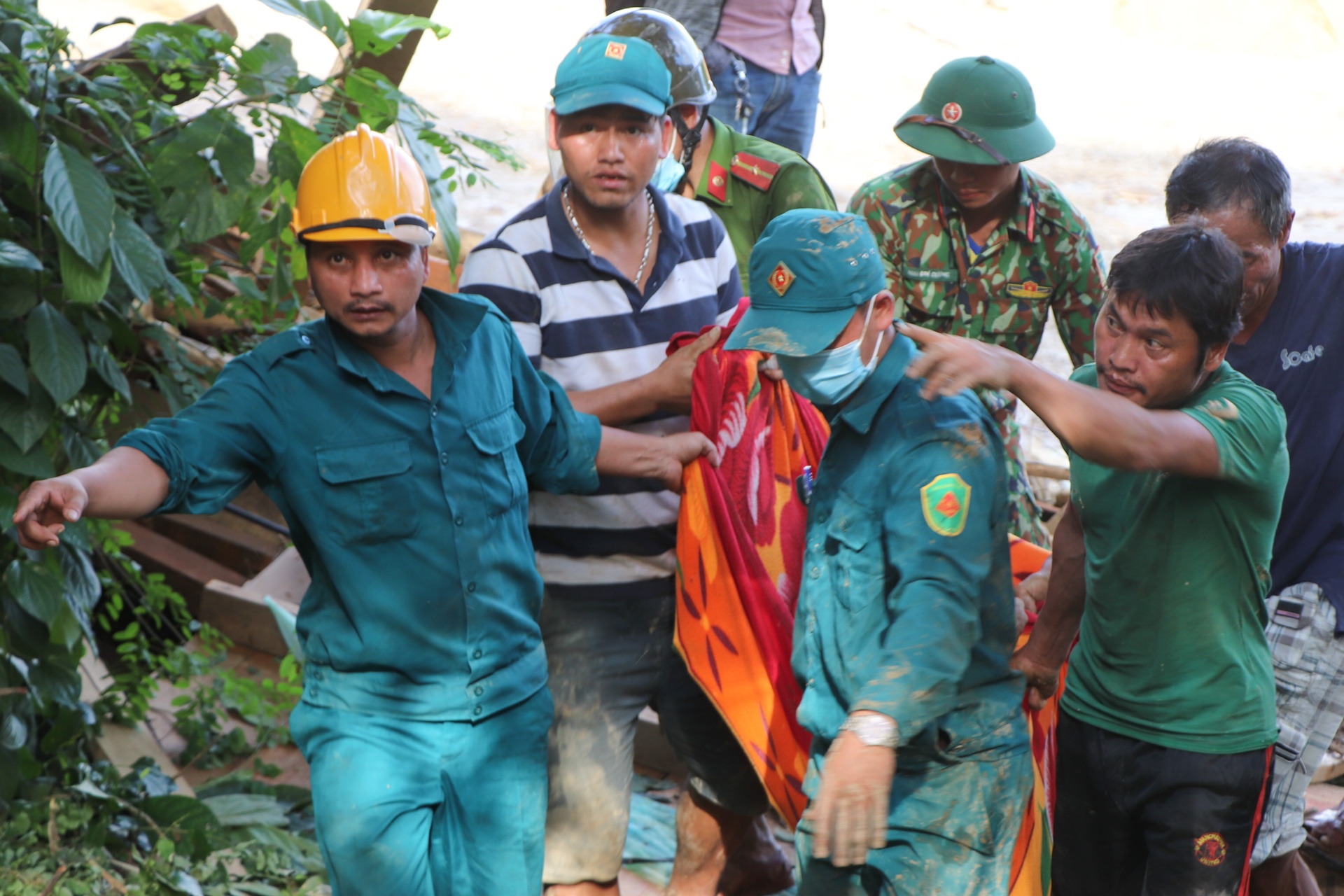 cuu ho o Nam Tra My anh 6