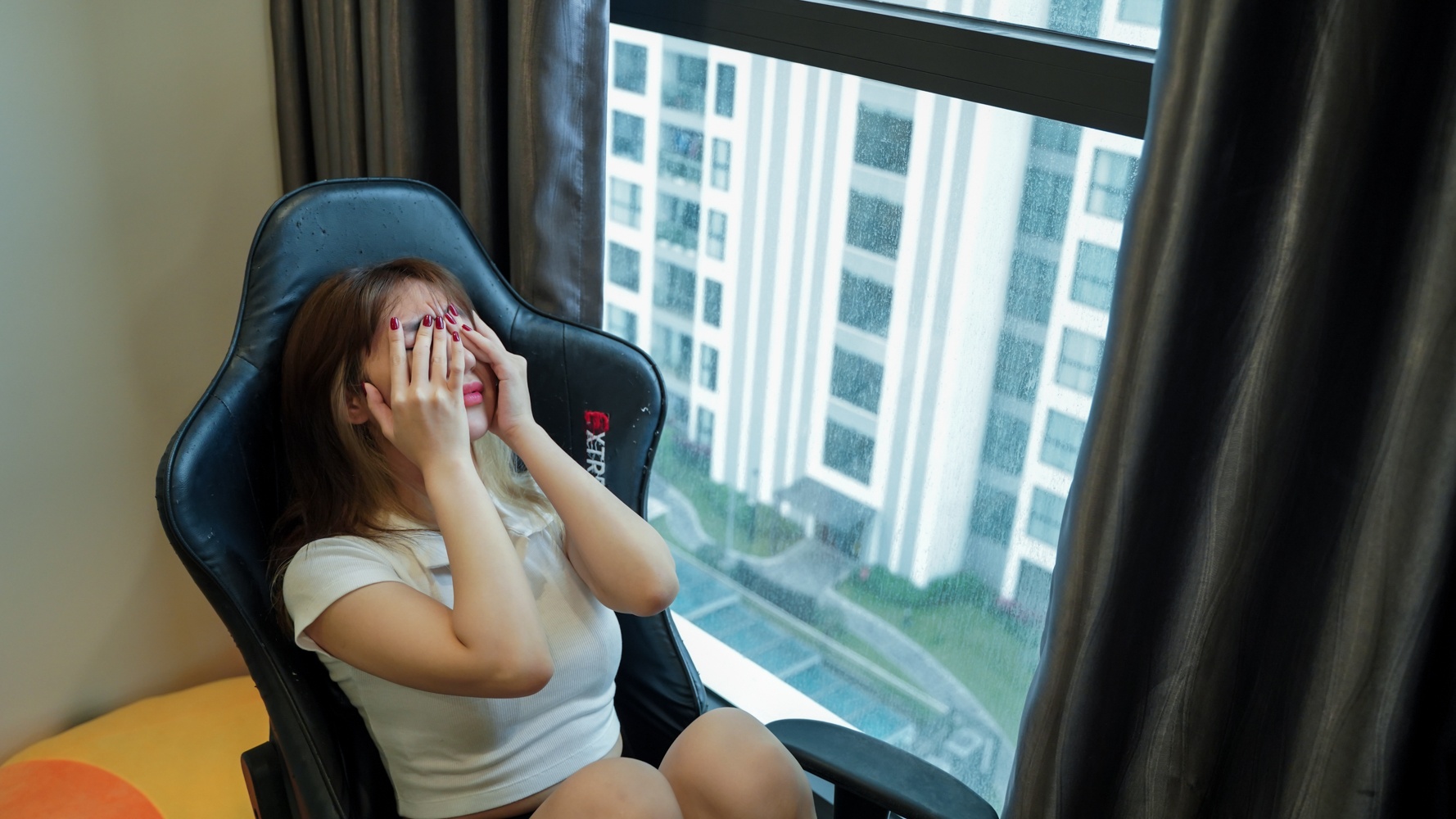 nu streamer lai xe ao anh 5