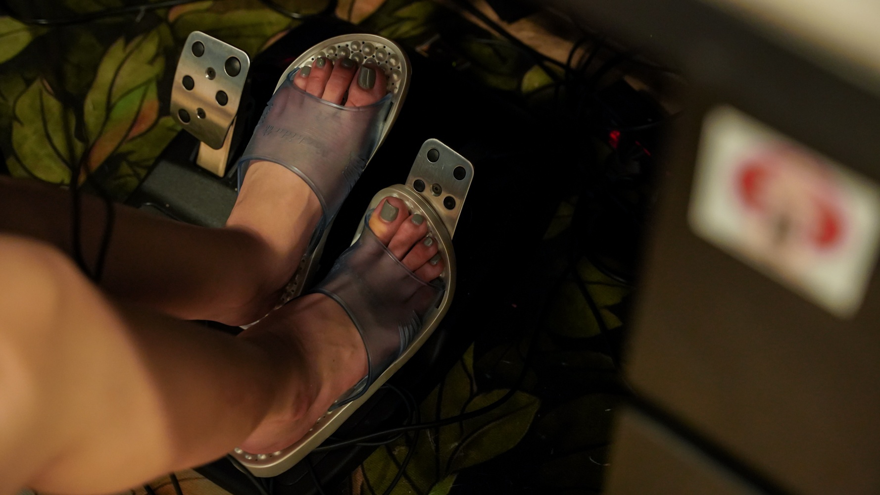 nu streamer lai xe ao anh 4