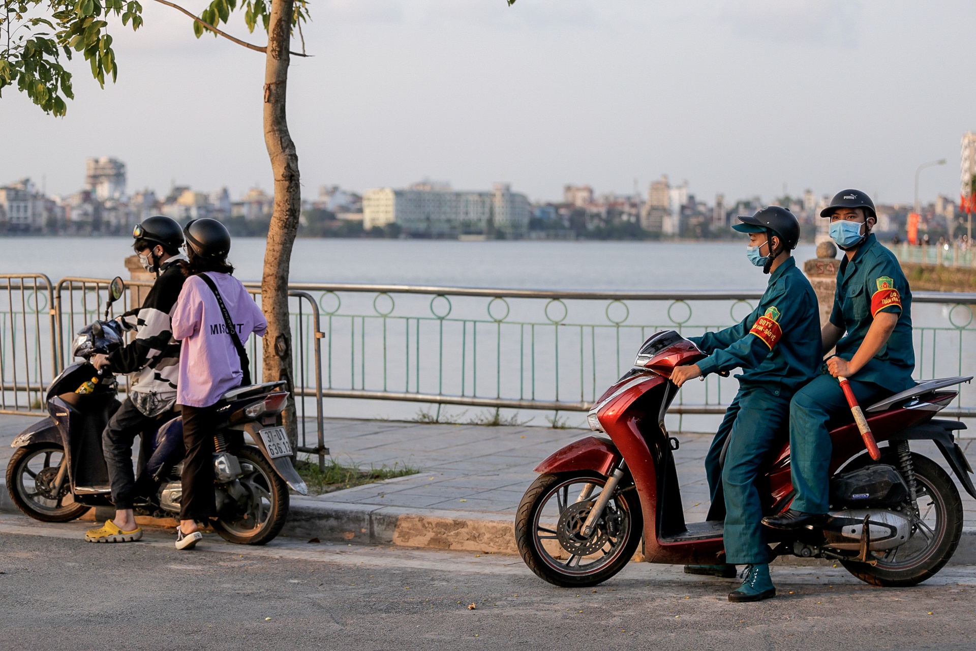 check-in o ho tay anh 6