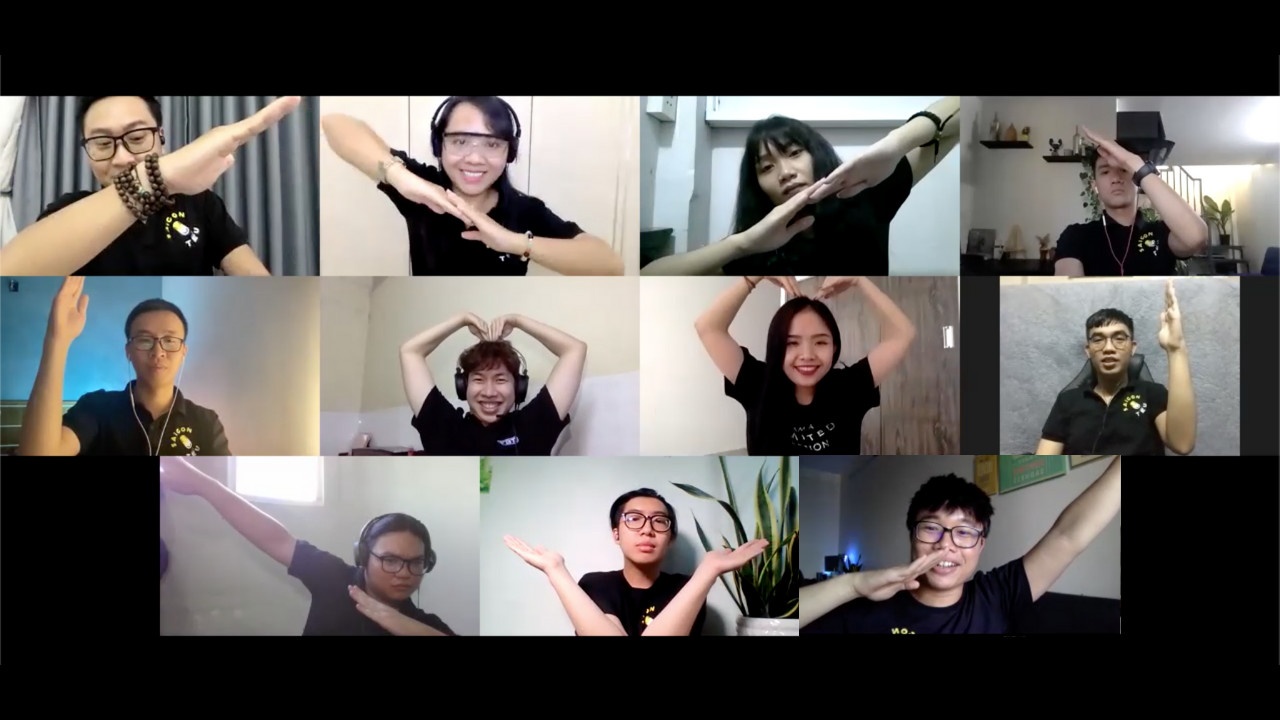 lam gi mua covid anh 2