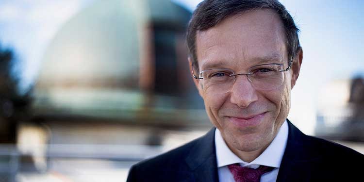 Giao su Harvard tim kiem su song ngoai Trai Dat anh 1