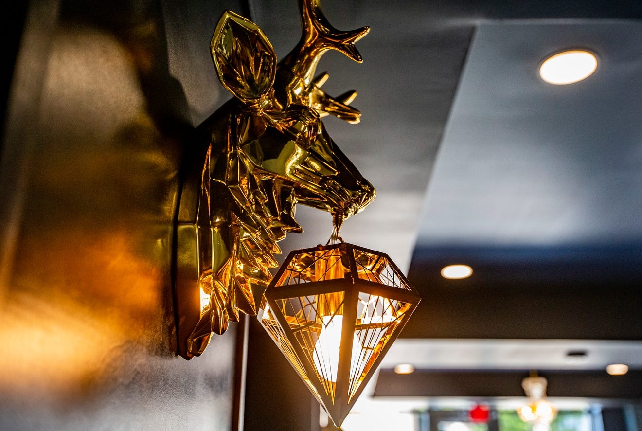 Khach san mo cua sau hon 50 nam anh 7