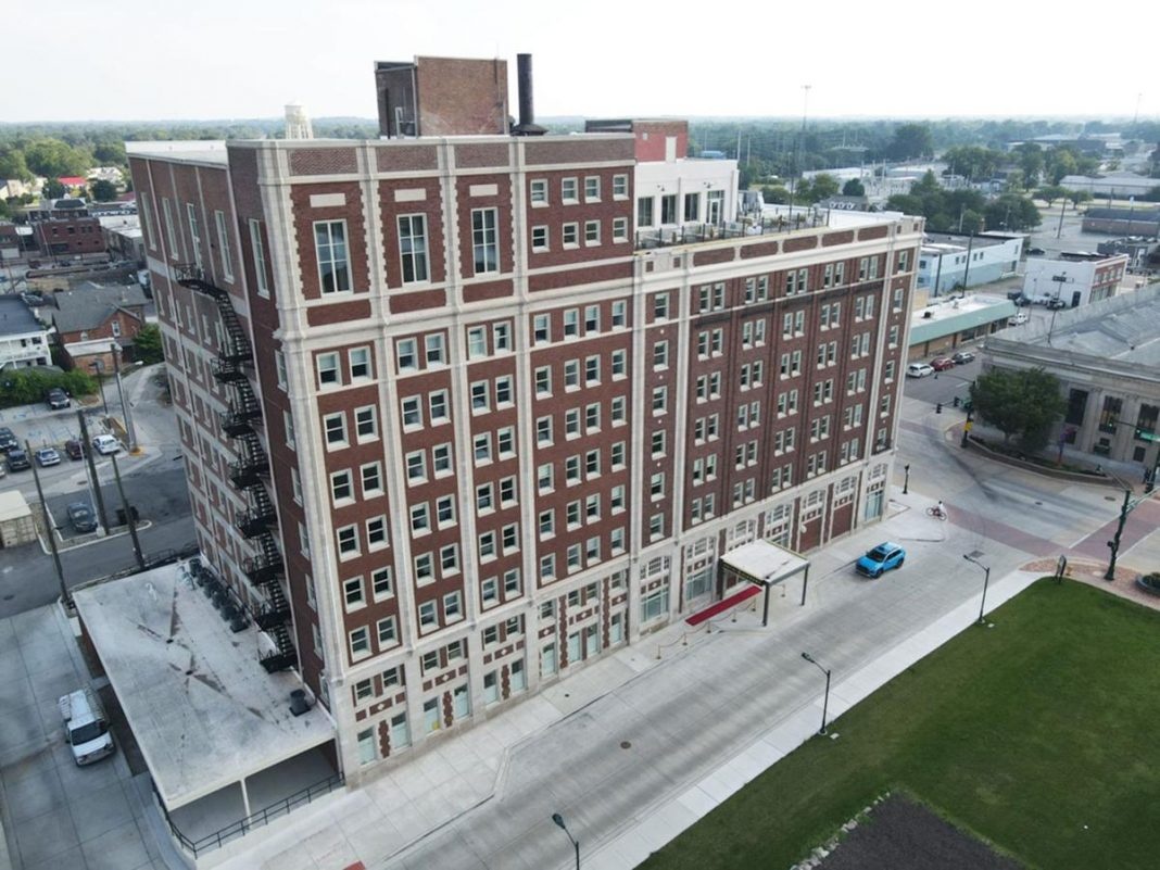 Khach san mo cua sau hon 50 nam anh 1