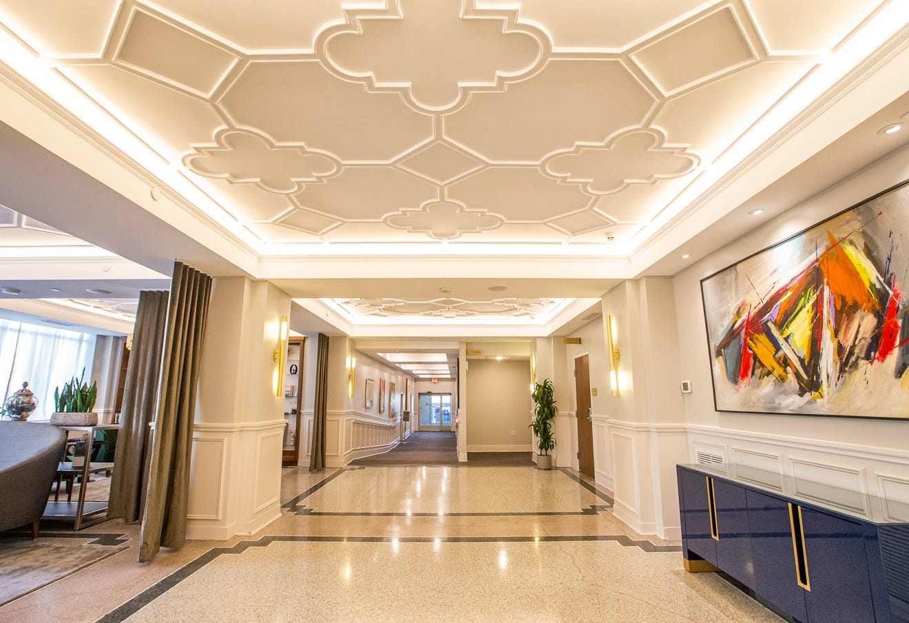 Khach san mo cua sau hon 50 nam anh 2