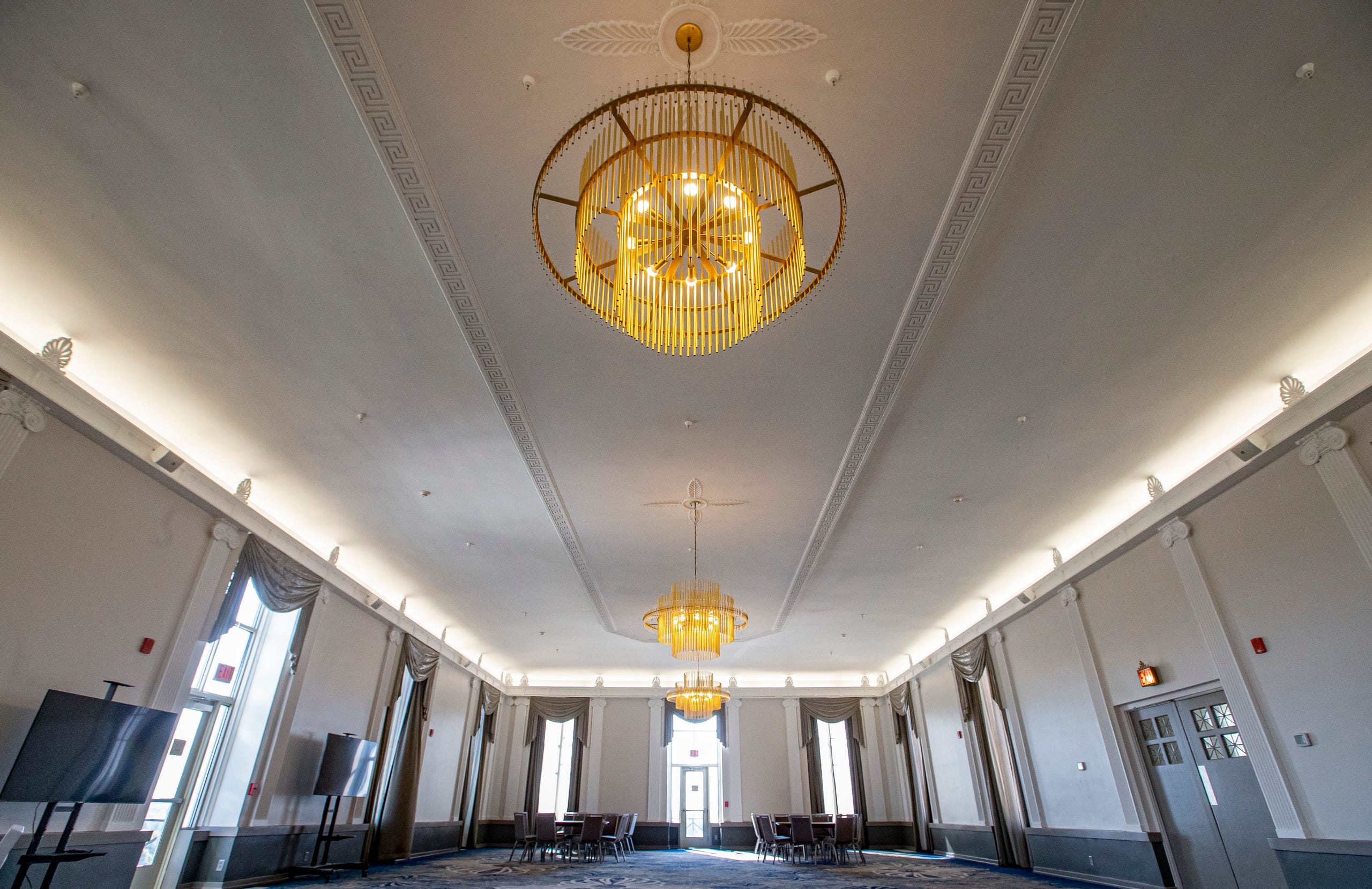 Khach san mo cua sau hon 50 nam anh 5