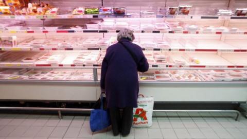 Ly giai chuyen nguoi Viet che sieu thi hinh anh