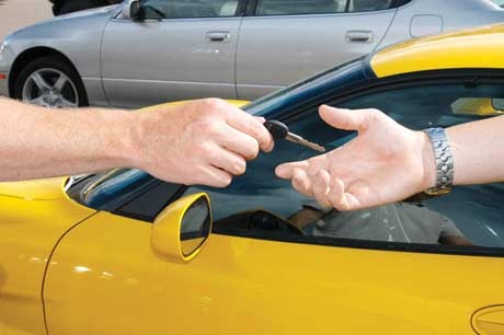 Nguoi Viet mua 900 o to moi ngay hinh anh