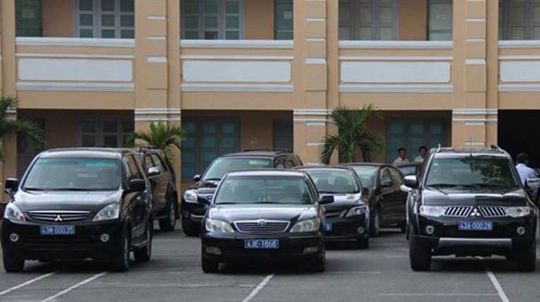 Cat giam xe cong: Bo Giao thong muon them xe hinh anh