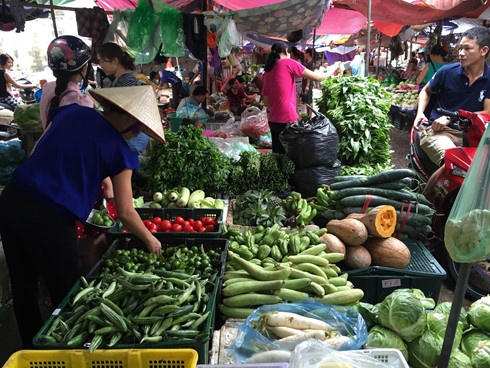 Sau bao so 3, thi truong rau xanh tang gia gap doi hinh anh