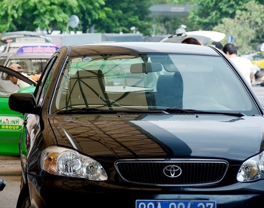 Se siet chat doi tuong su dung xe cong hinh anh