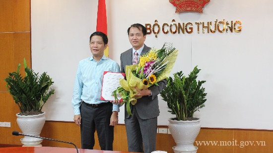 Bo Cong Thuong tiep tuc thay can bo chu chot hinh anh