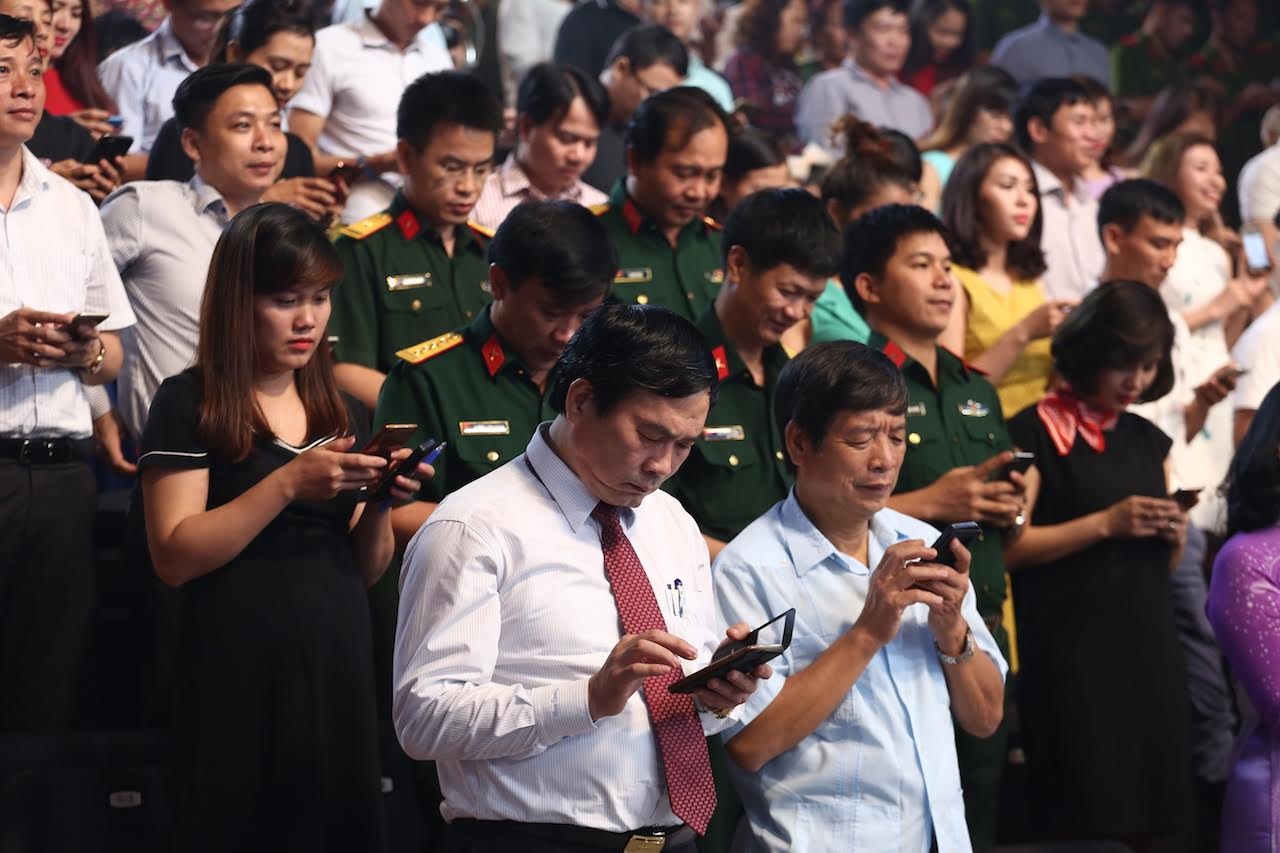 SIM sau so 8 Viettel duoc tra hon 1,6 ty dong hinh anh