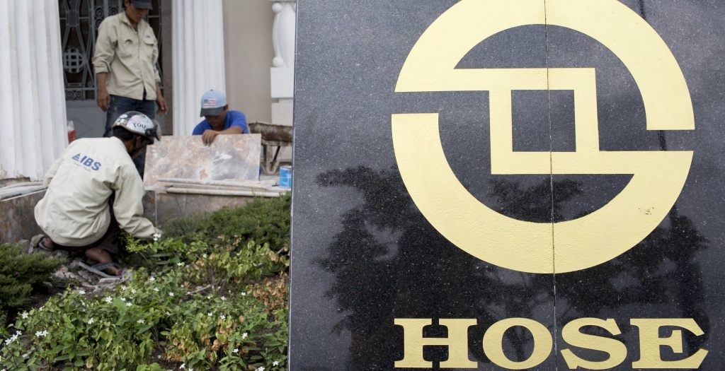 WSJ: Yeu cau giai trinh gia co phieu cua ong Trinh Van Quyet hinh anh
