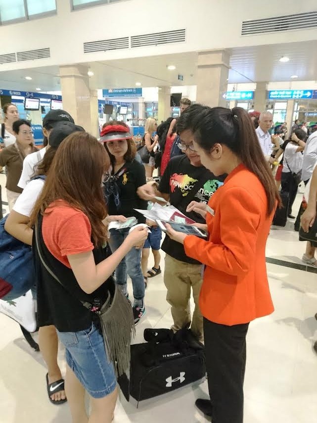 Viet Nam lan dau co dich vu  check-in di dong o san bay anh 1