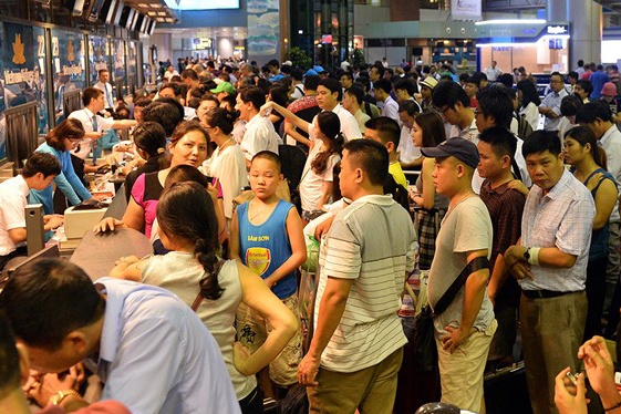 Bi yeu cau, cac hang hang khong tinh phuong an giam gia ve hinh anh