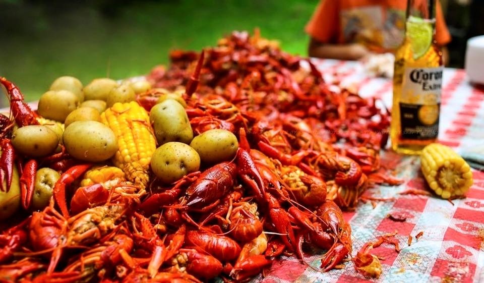 Tom hum cam nuoi o Viet Nam bi bien thanh dac san hinh anh