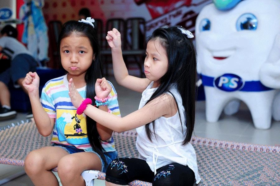 Cuộc chiến trở nên căng thẳng khi không bên nào chịu thua.