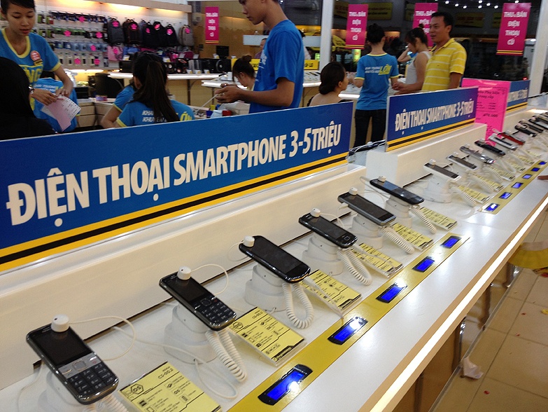 Không có gì có thể bảo đảm một chiếc điện thoại cao cấp sẽ giữ được giá trong thời gian dài.