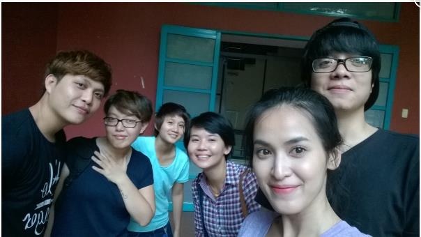 Facebook sao: Bui Anh Tuan, Tu Vi than thiet o hau truong hinh anh