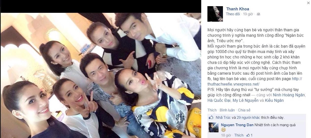 Thanh Khoa tươi tắn cùng bạn bè trong khung hình wefie.