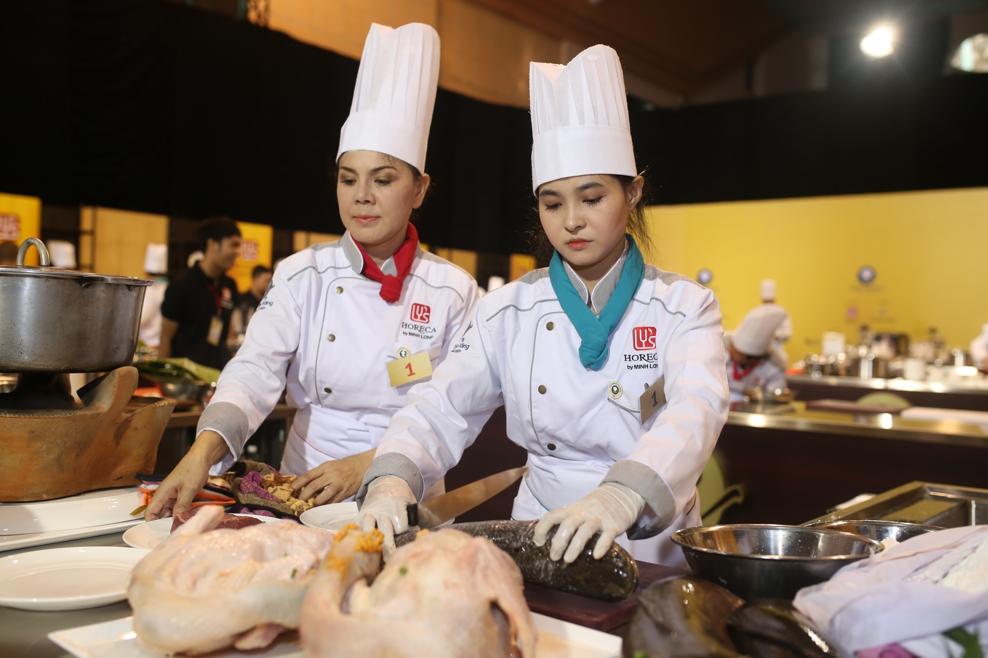 Khong khi chuan bi tai cuoc thi Chiec thia vang 2016 hinh anh