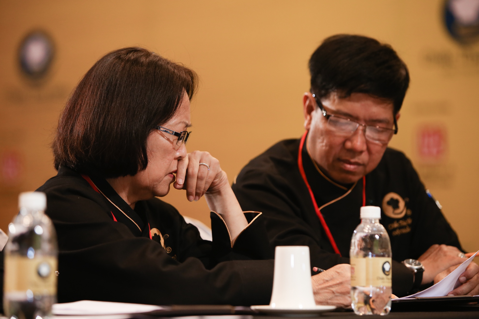 Ban giam khao chia se ve cuoc thi Chiec thia vang hinh anh