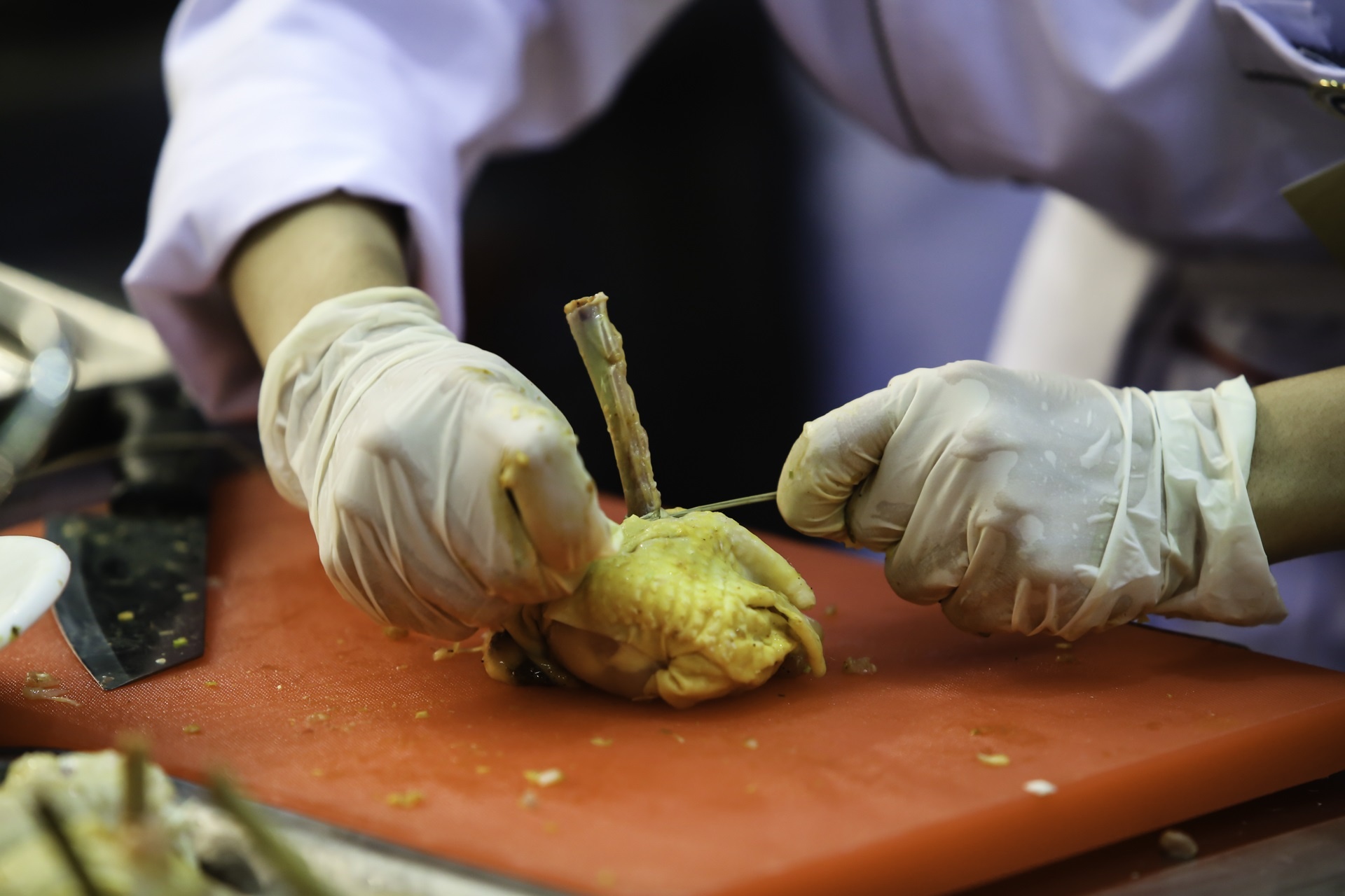 Mon ga deo le nau day quai xanh an kem pho san Que Son hinh anh