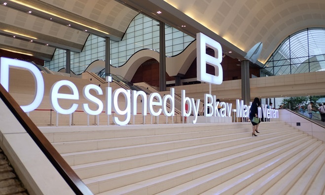 Video truc tiep su kien ra mat Bphone 3 hinh anh