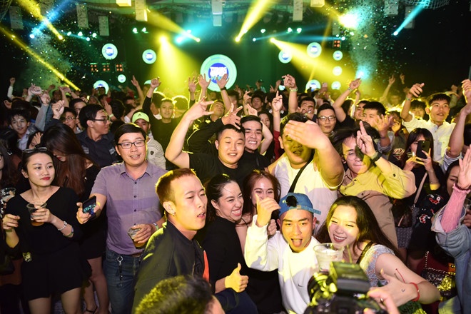 Khan gia Hue 'quay' het minh trong Tuborg Open Party 2018 hinh anh