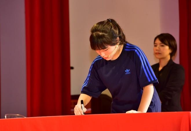 Phan trinh dien tinh nham dang cap cua sieu tri nho den tu Nhat Ban hinh anh