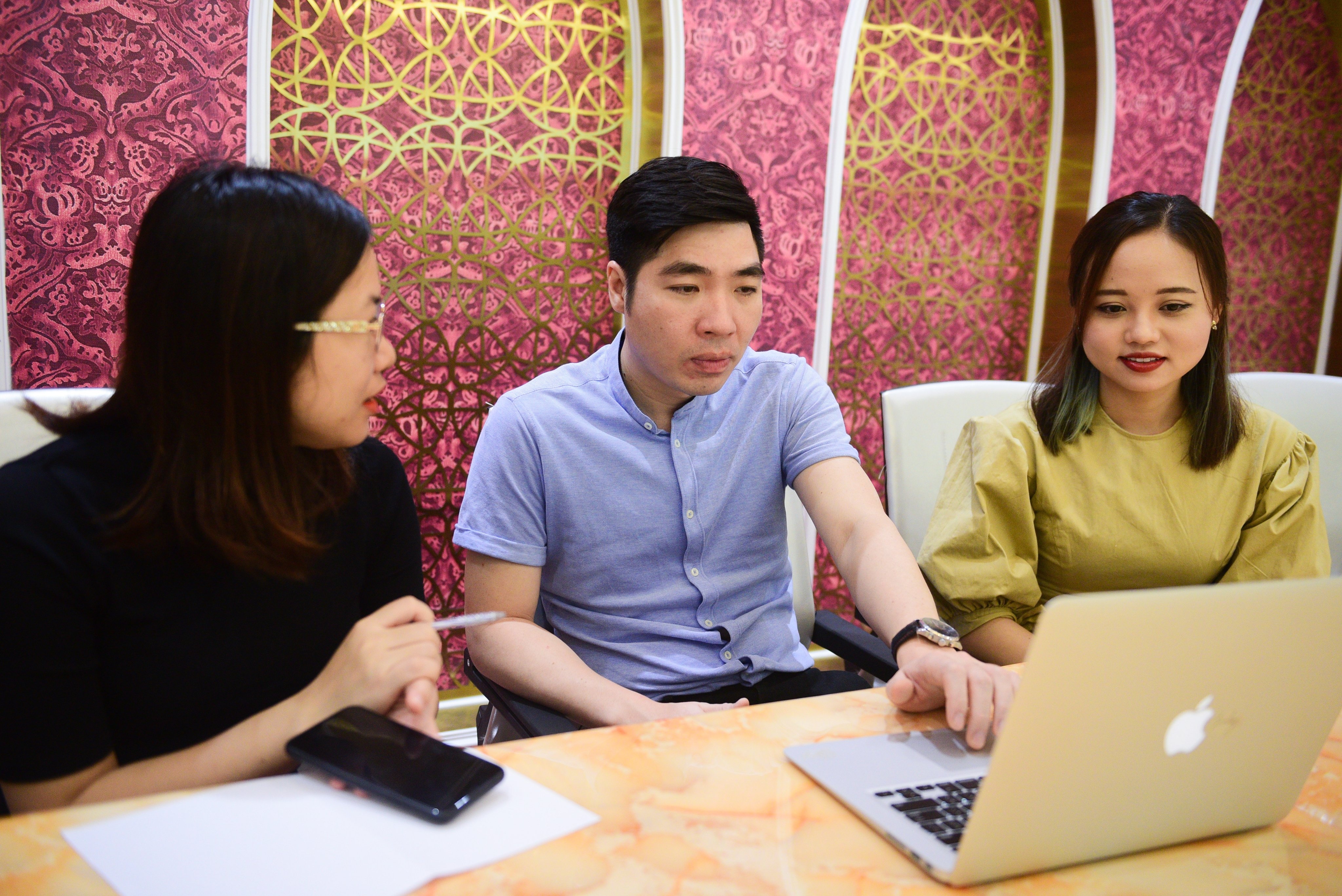 'So carat va giac cat chua du de danh gia chat luong kim cuong' hinh anh