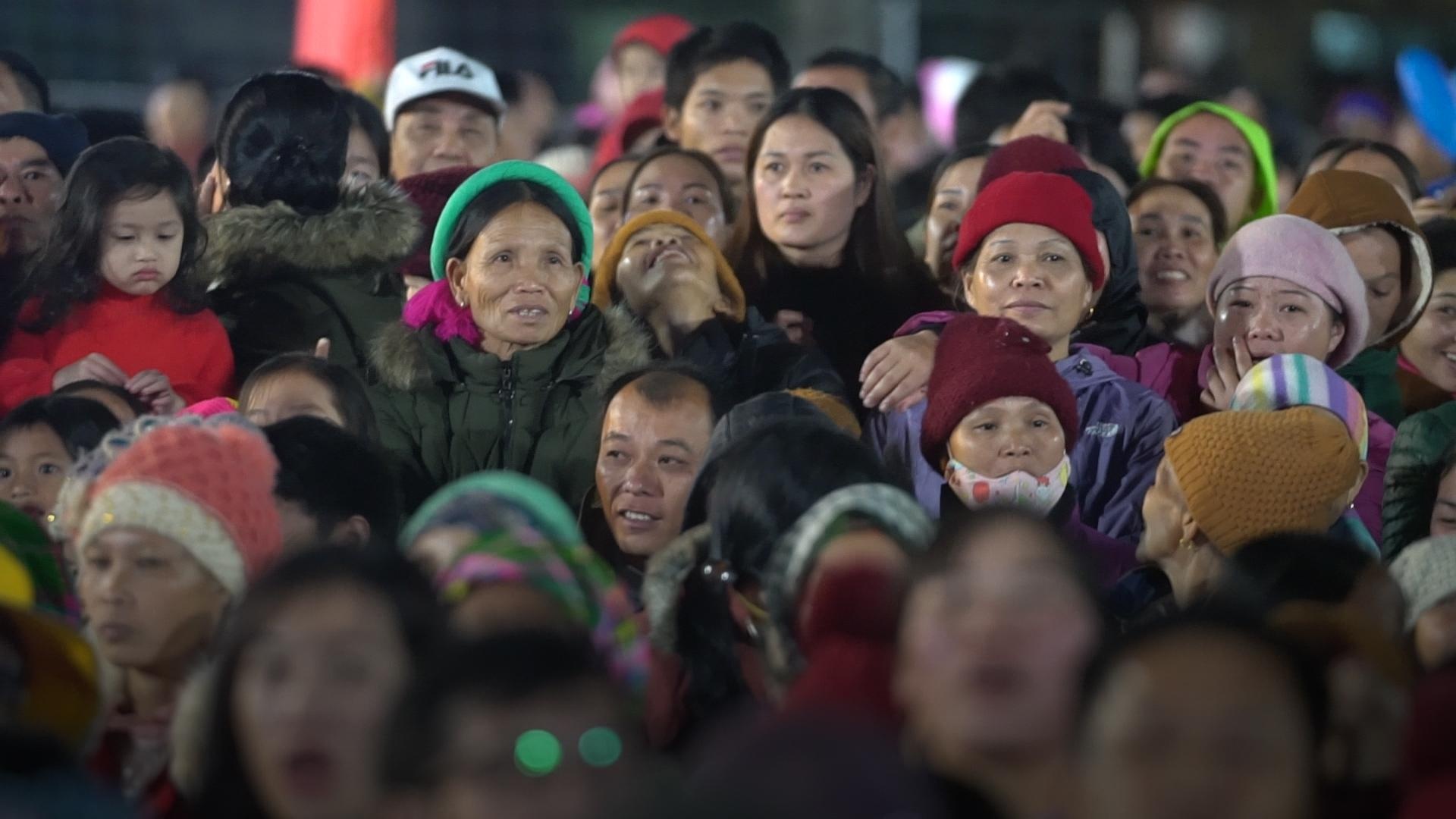 Video - Hang nghin nguoi dan du ky niem 100 nam thanh lap Binh Lieu hinh anh