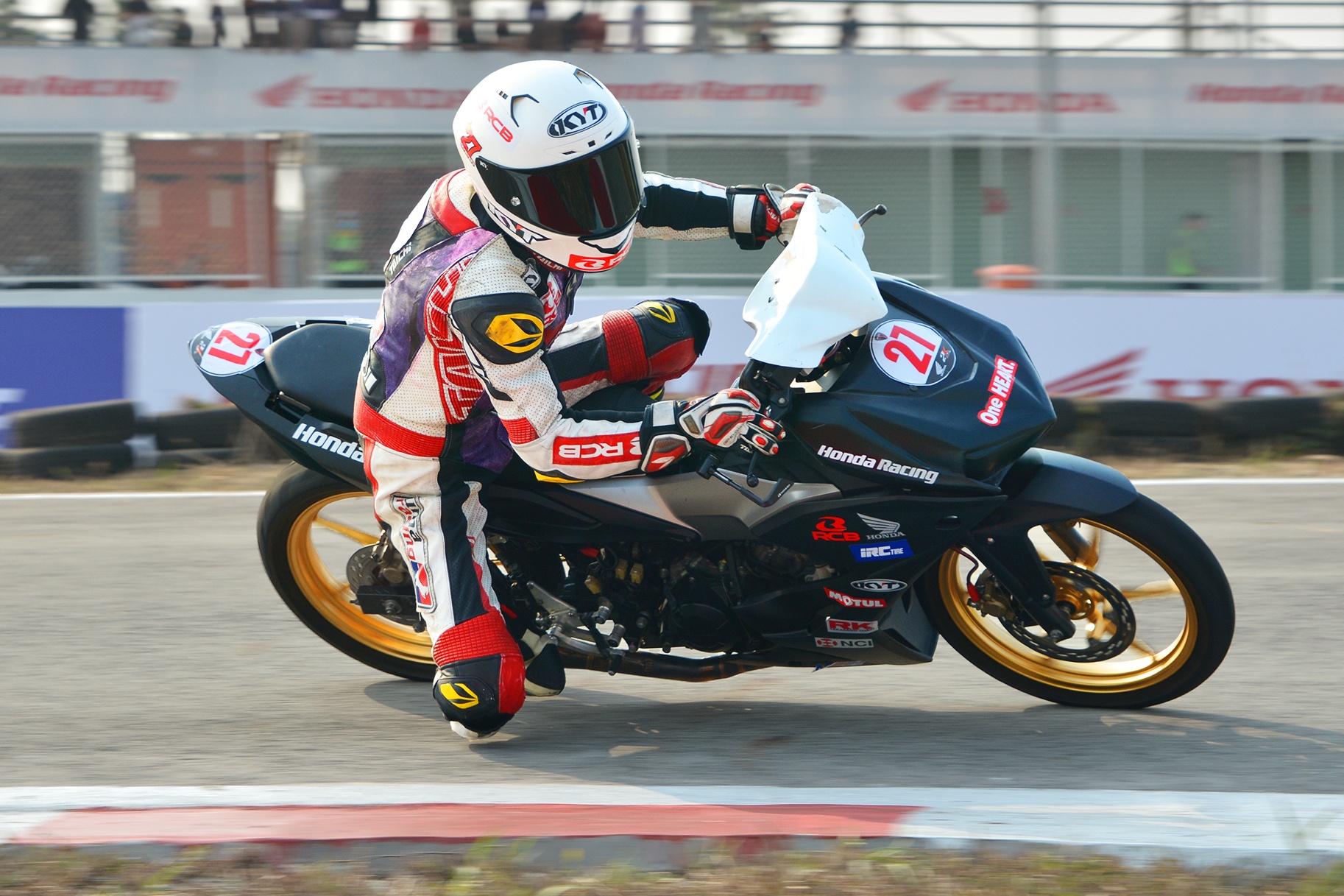 Toan canh chang 5 giai dua moto VMRC - Minh Di soan ngoi Duc Thanh hinh anh