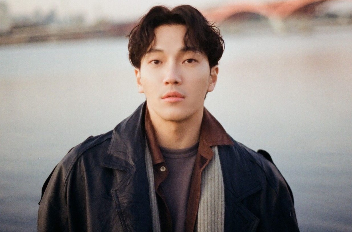 Video - Ca si Han Quoc Kim Feel gui loi den fan Viet hinh anh