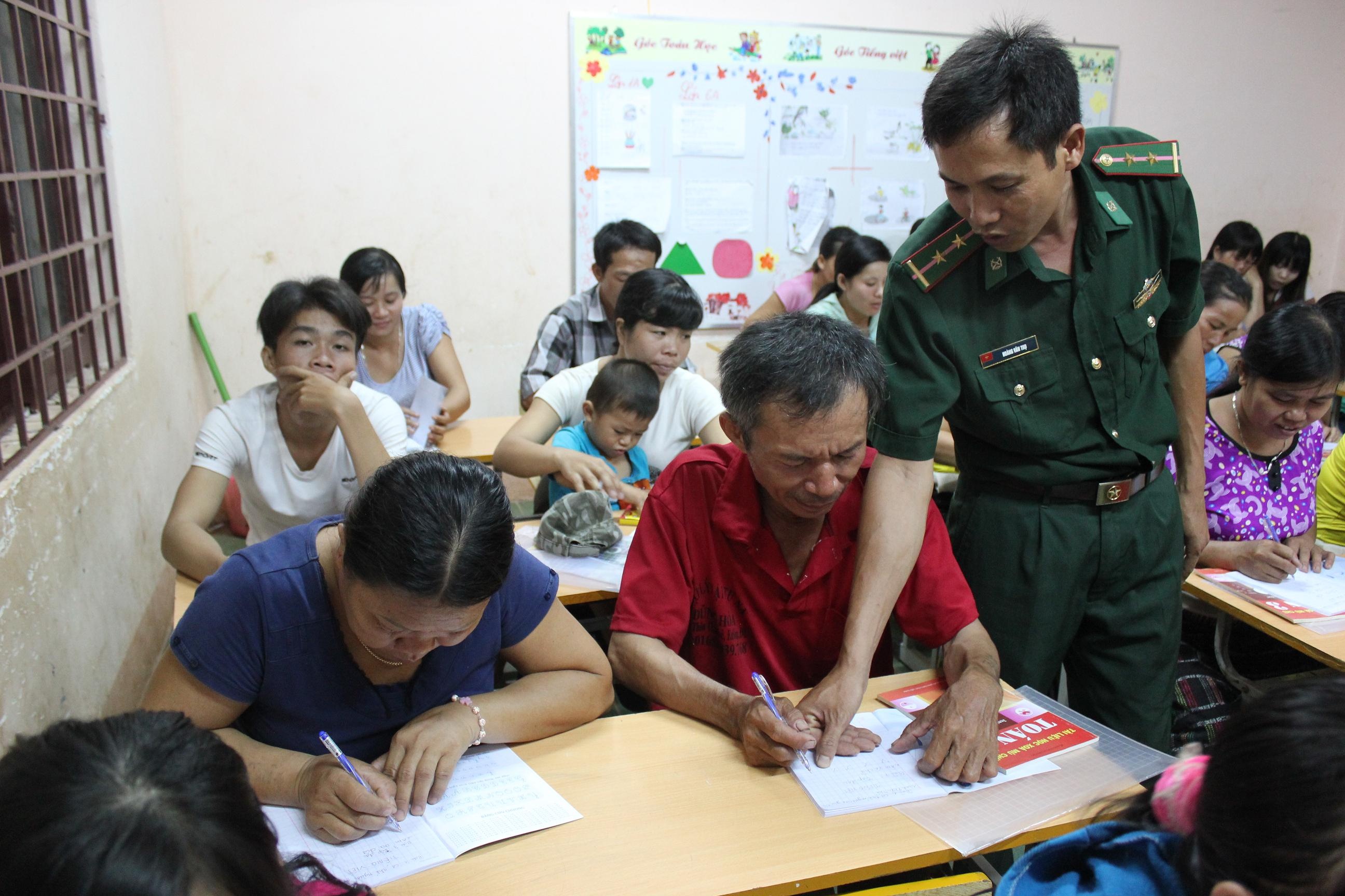 Chia se cung thay co anh 7