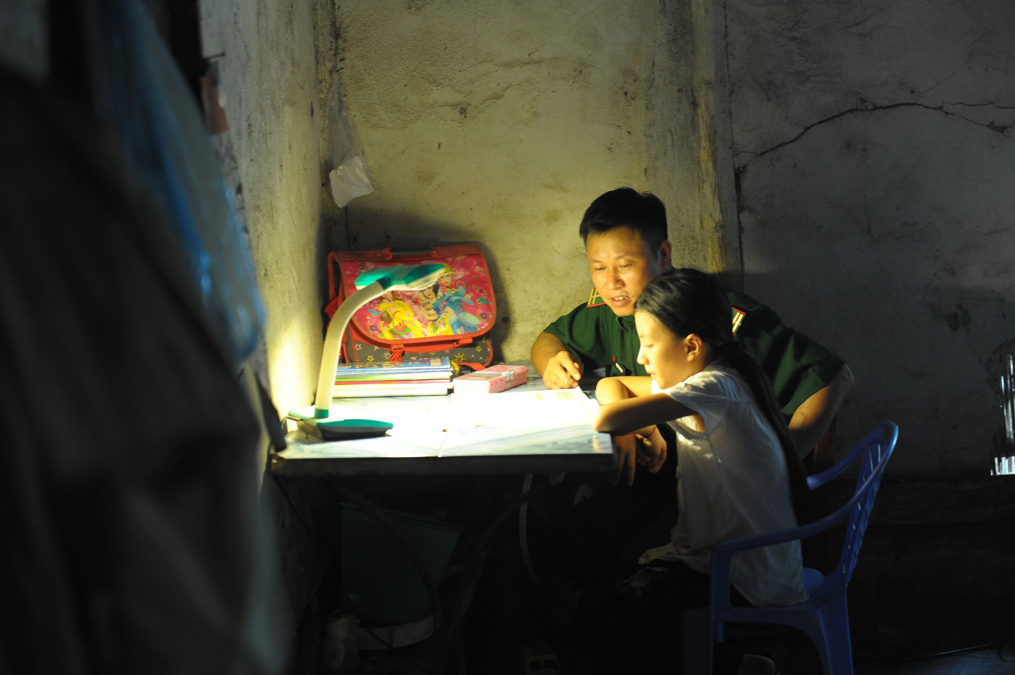 Chia se cung thay co anh 8