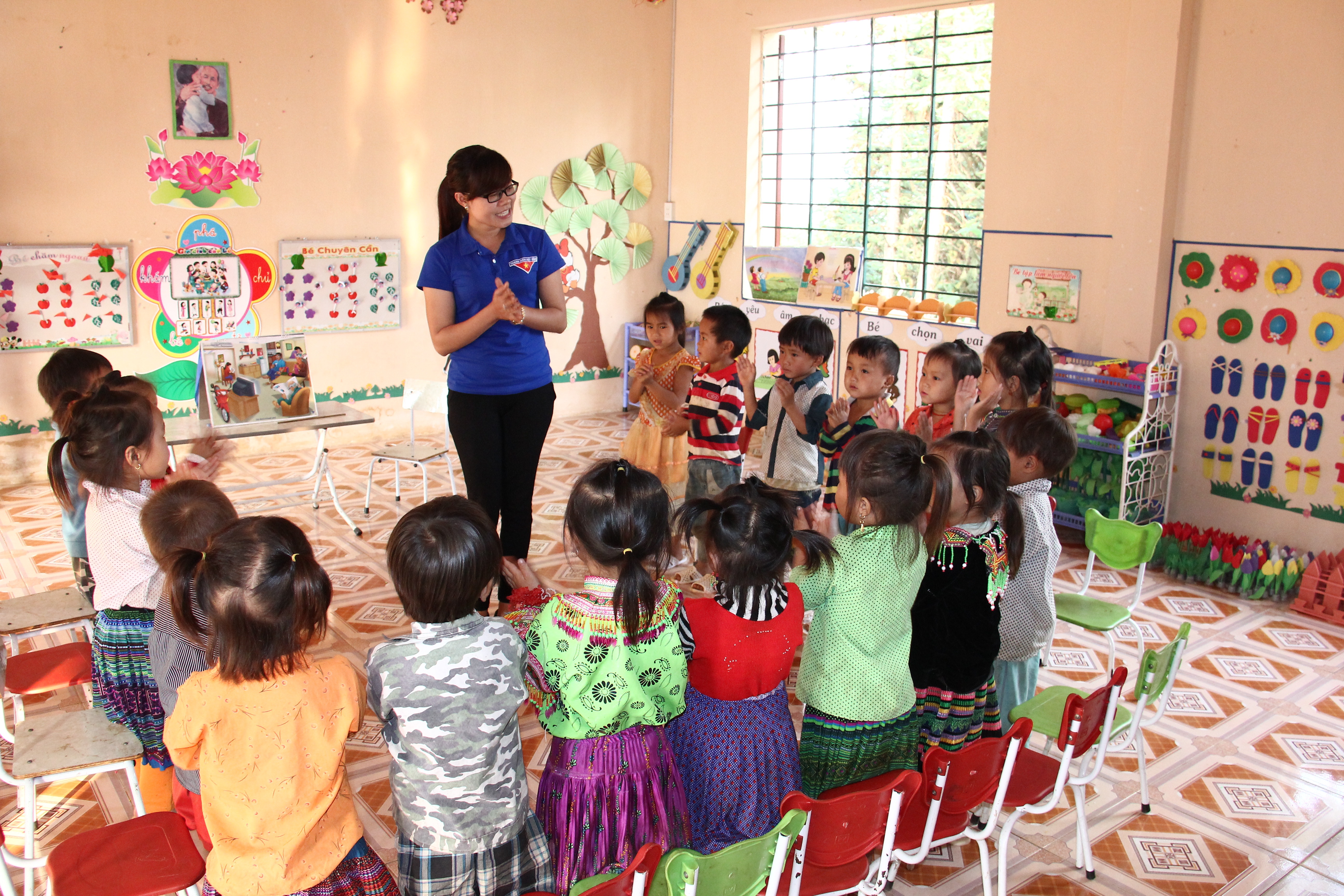 Chia se cung thay co anh 2