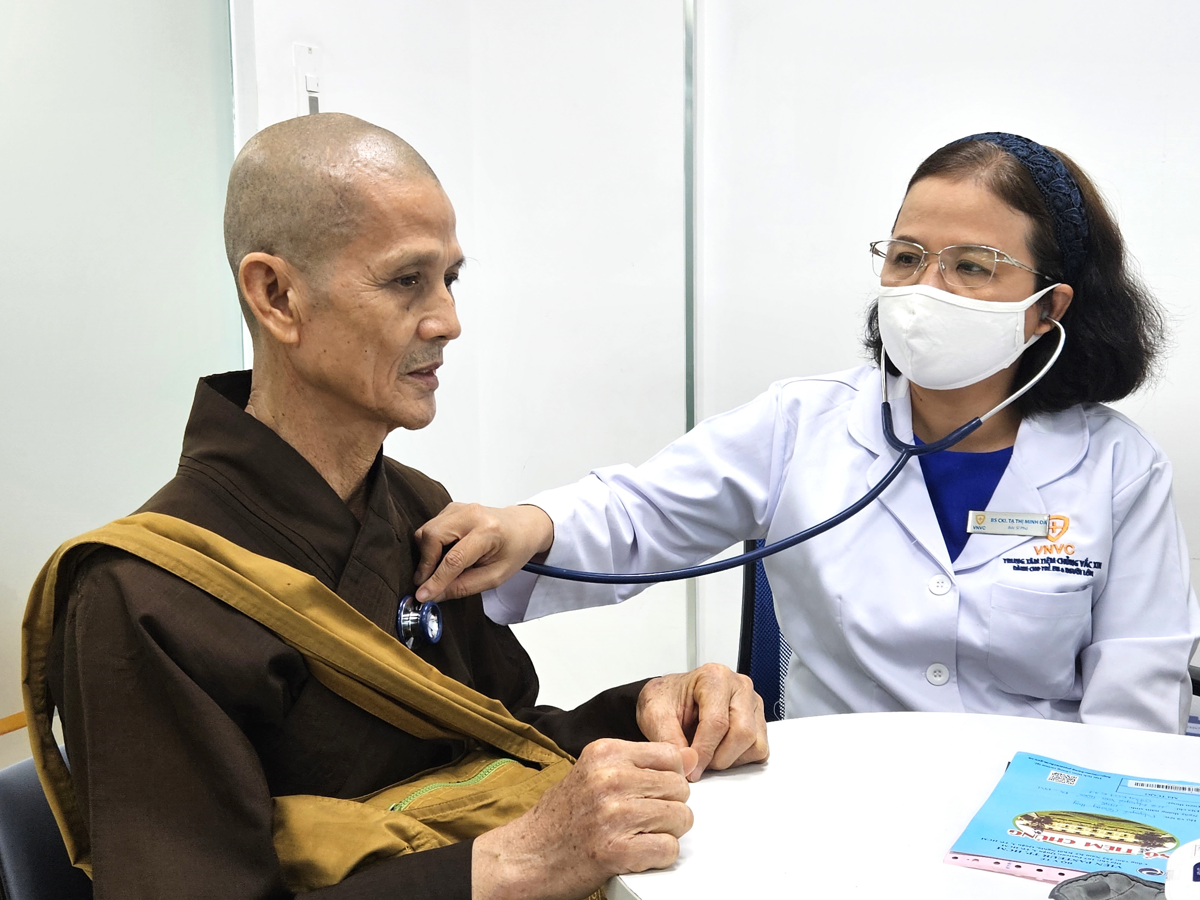 vaccine dịch vụ, tiêm chủng ảnh 4 vaccine dich vu, tiem chung anh 4