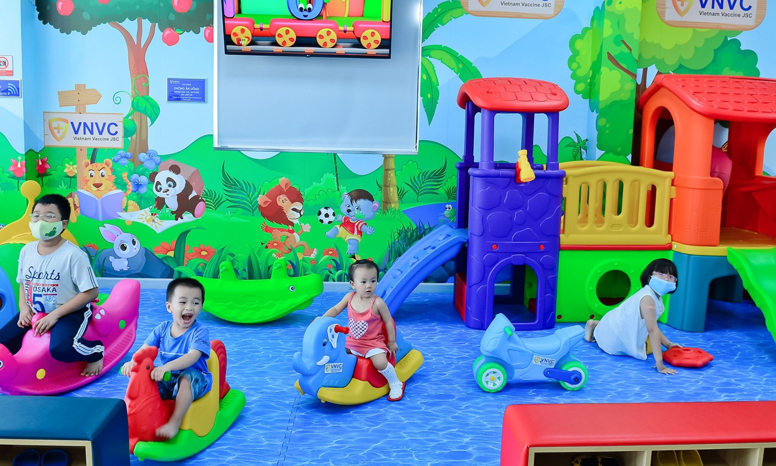 vaccine dịch vụ, tiêm chủng ảnh 18 vaccine dich vu, tiem chung anh 18