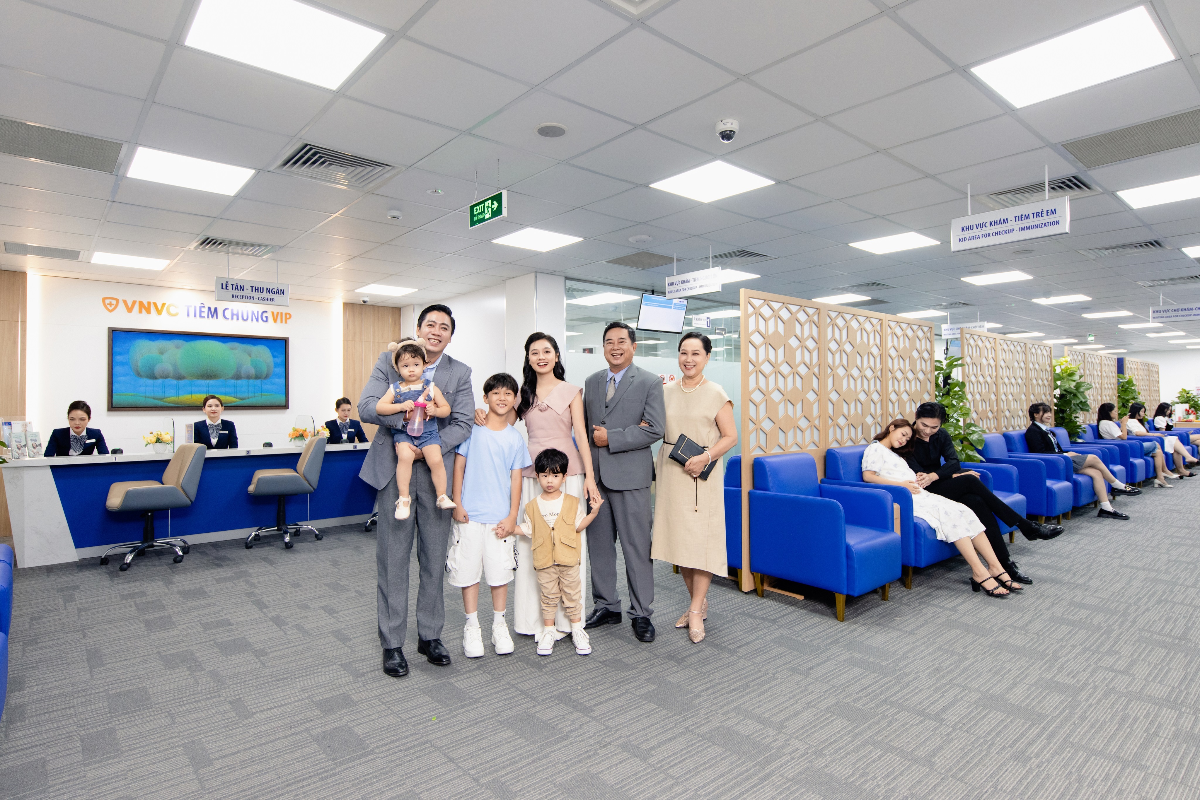 vaccine dịch vụ, tiêm chủng ảnh 40 vaccine dich vu, tiem chung anh 40