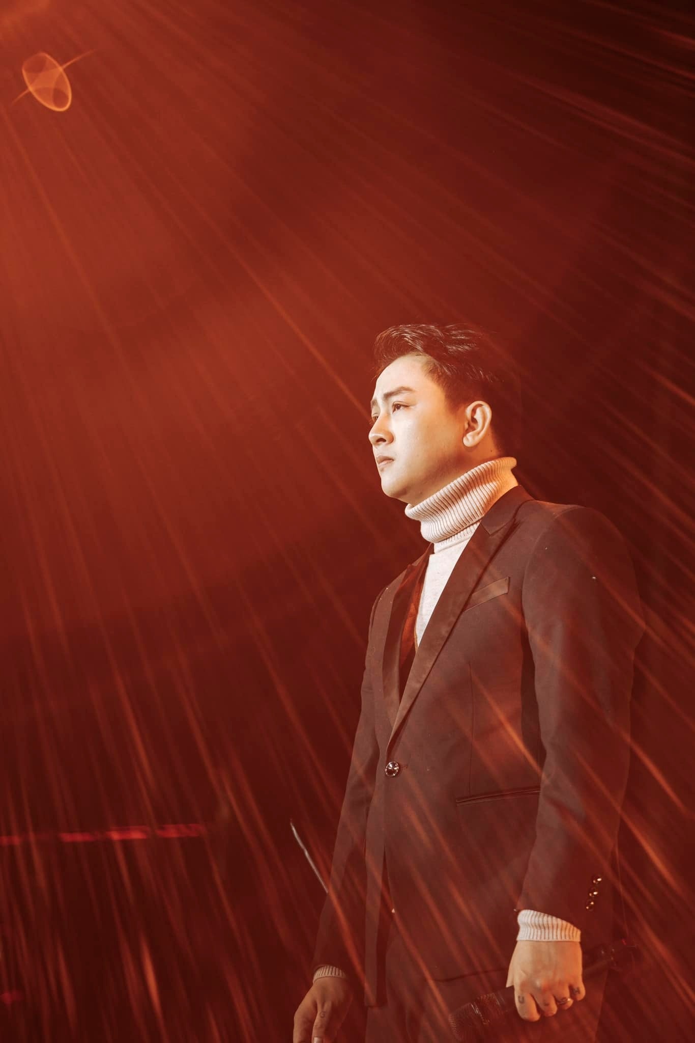 Hoài Lâm trở lại, Hoài Lâm cover, giọng hát Hoài Lâm, Hoài Lâm hiện tại ảnh 2 Hoai Lam tro lai, Hoai Lam cover, giong hat Hoai Lam, Hoai Lam hien tai anh 2