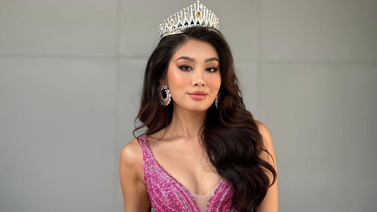 Thao Nhi Le, Thuy Tien len tieng viec tham du Miss Universe 2023 hinh anh