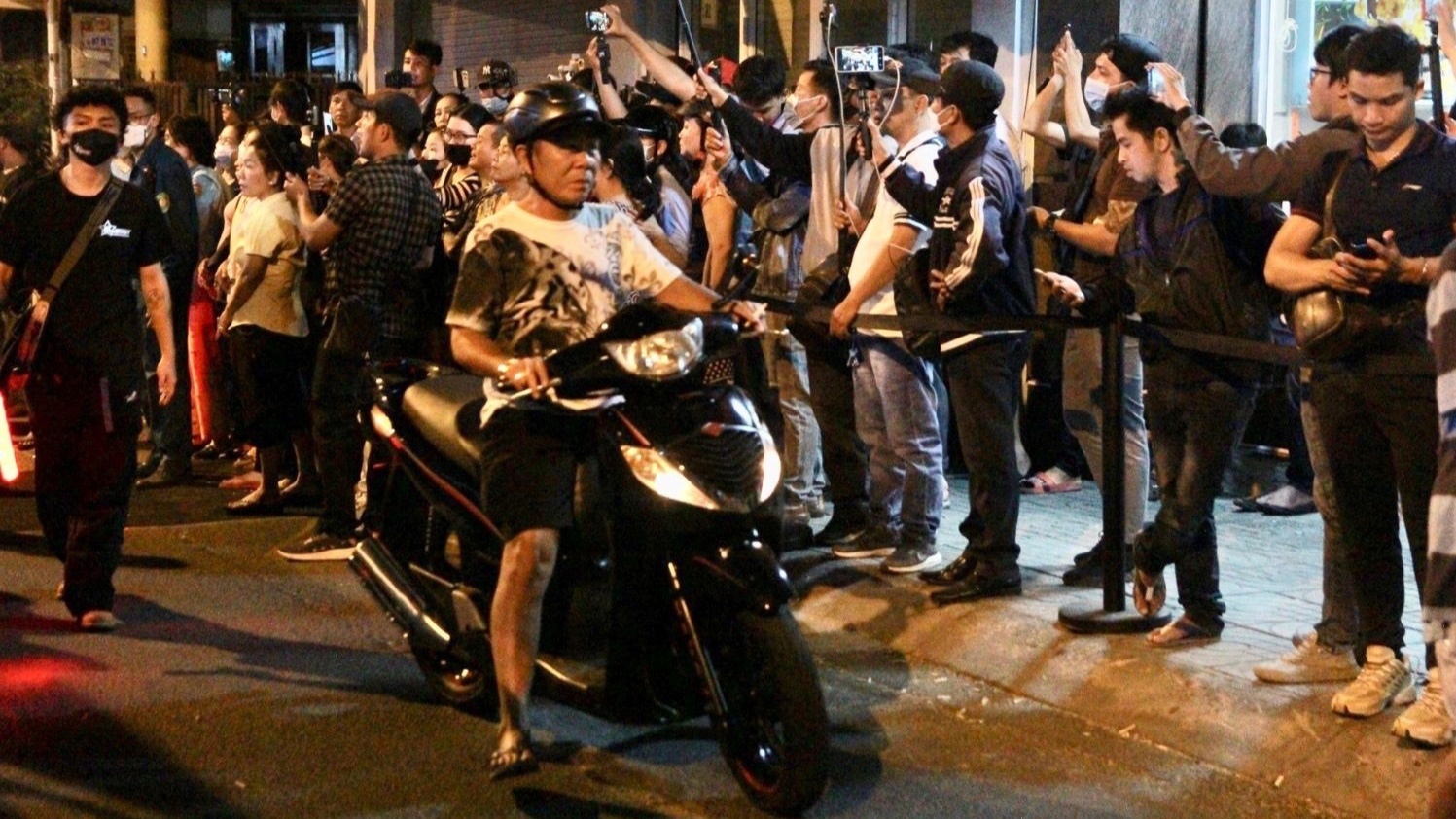 Un tac giao thong tai dam tang nghe si Vu Linh hinh anh