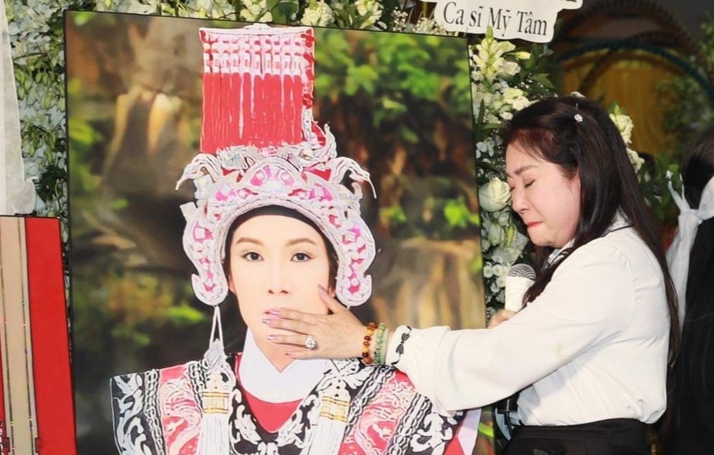 Cac co dao ben Vu Linh ngay tien biet hinh anh