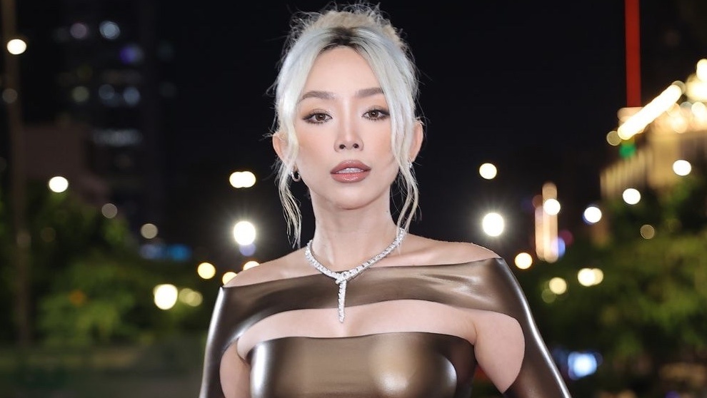 Thay gi khi Toc Tien trang tay truoc Hoang Thuy Linh? hinh anh