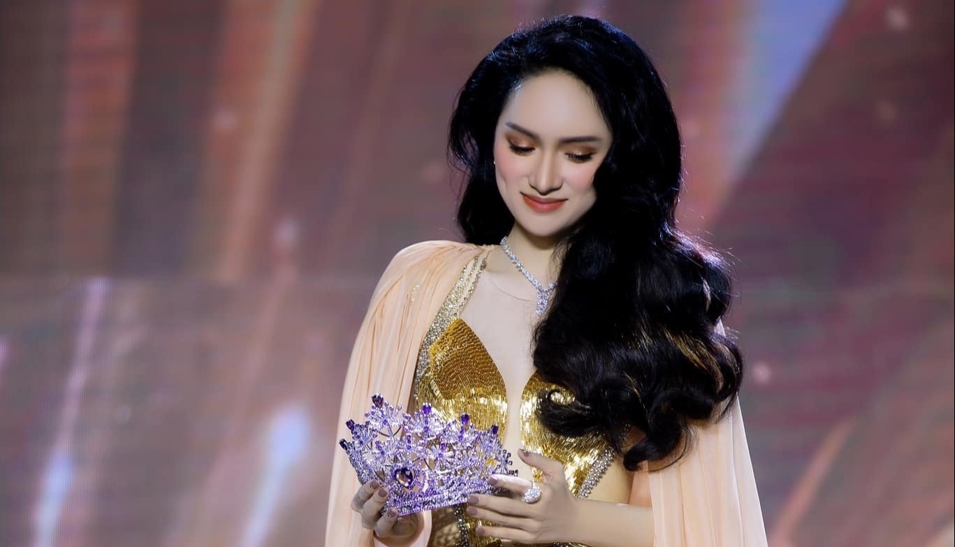 Show cua Huong Giang - y tuong nhan van nhung cach lam bat on hinh anh